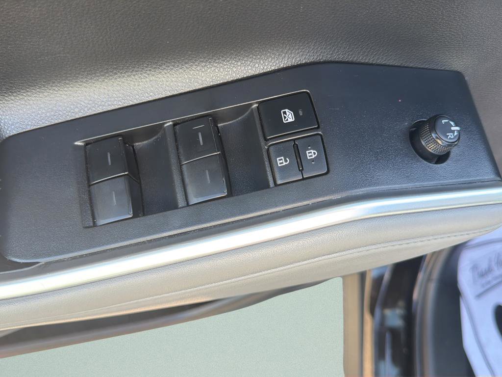 Used 2022 Toyota Highlander XLE FWD image 20