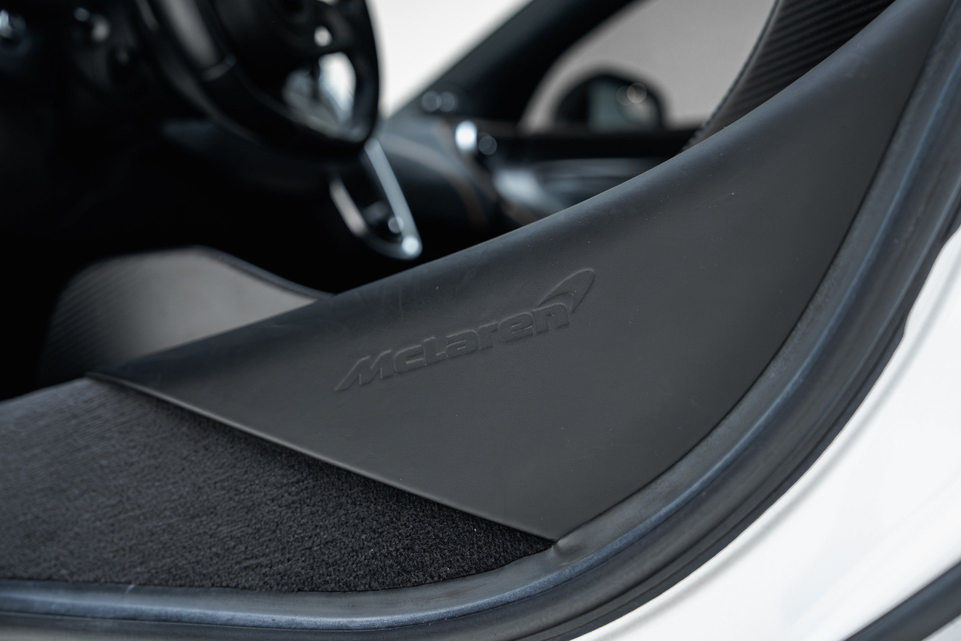 Used 2019 McLaren 600LT RWD image 42