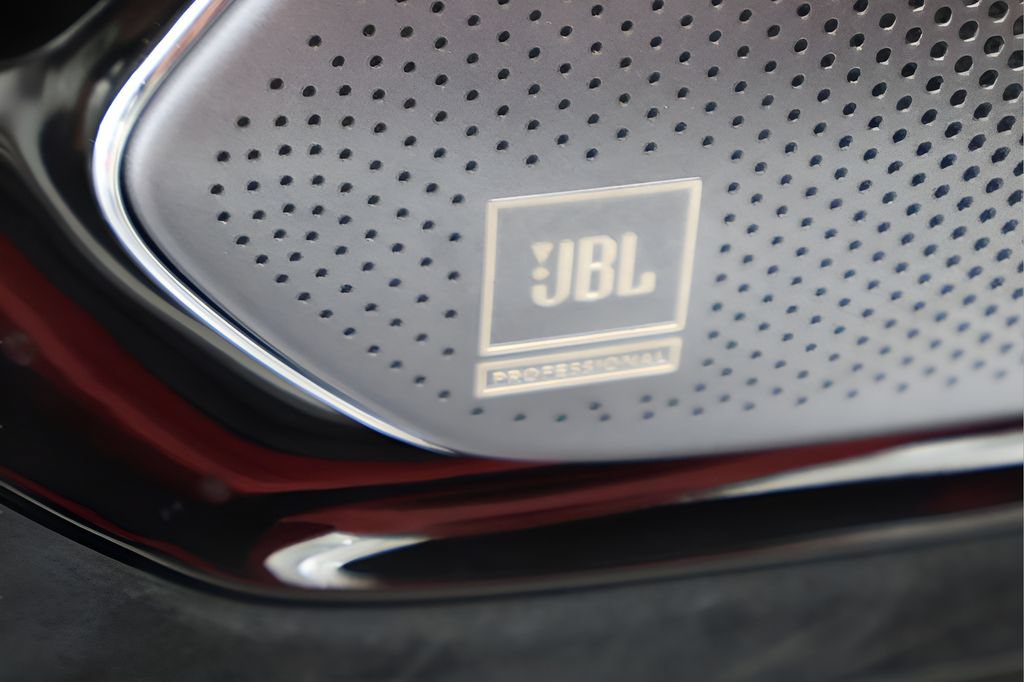 Used 2023 Ferrari Roma RWD image 29