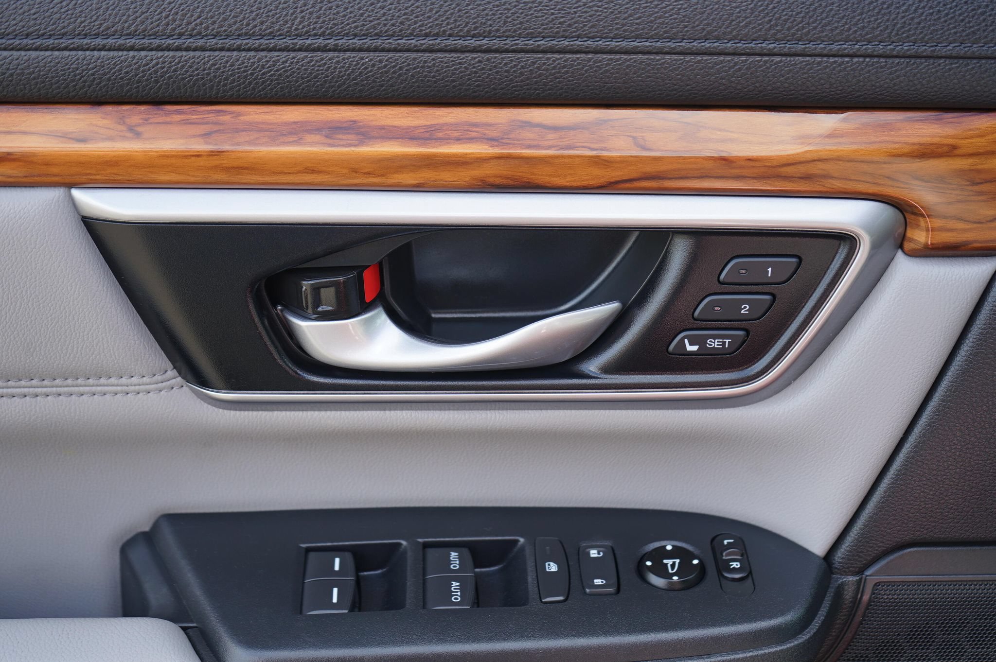Used 2020 Honda CR-V Touring image 12