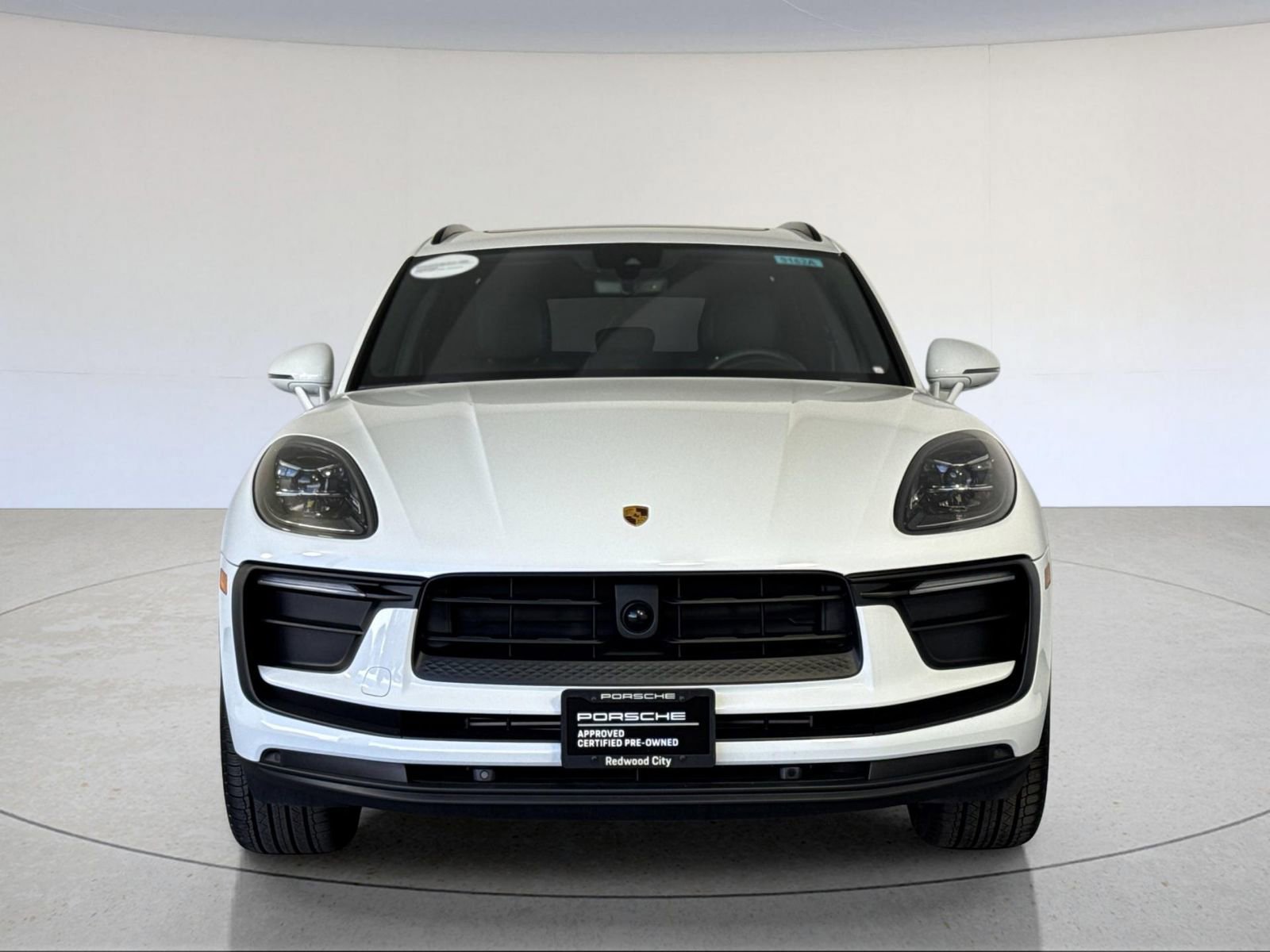Certified 2025 Porsche Macan image 11