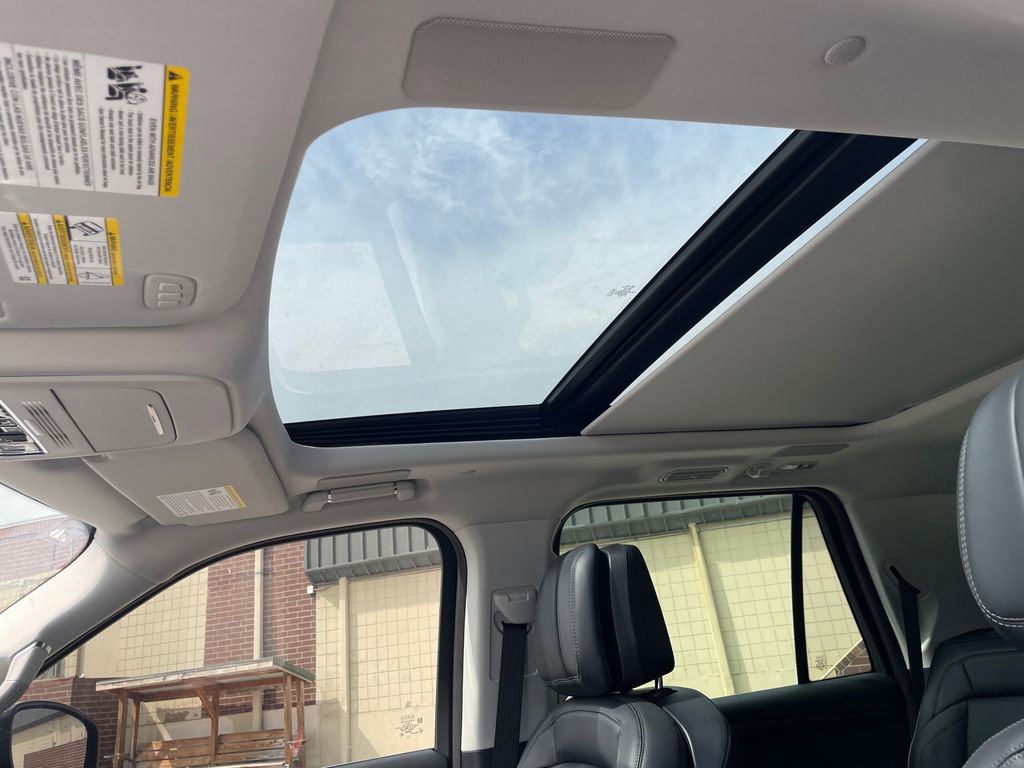 New 2025 Lincoln Navigator Reserve image 15
