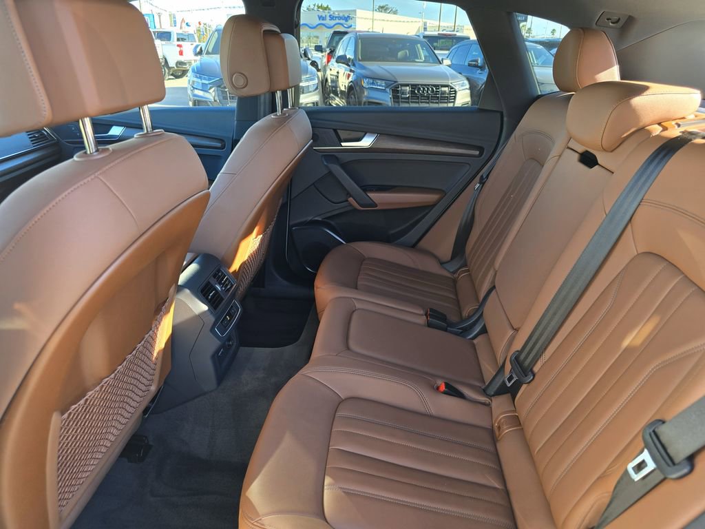 Used 2023 Audi Q5 2.0T Premium w/ Convenience Package image 12