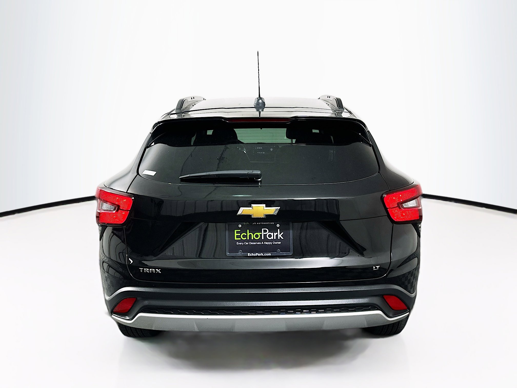 Used 2025 Chevrolet Trax LT w/ LT Convenience Package image 7