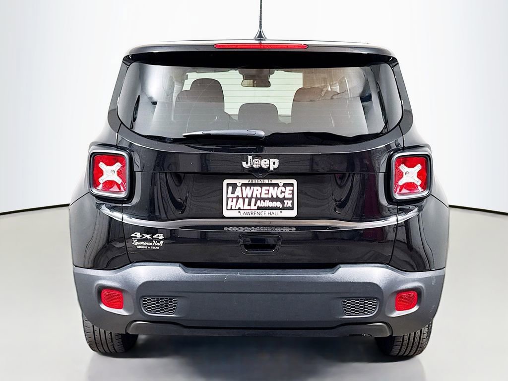Used 2023 Jeep Renegade Latitude AWD/4WD image 5