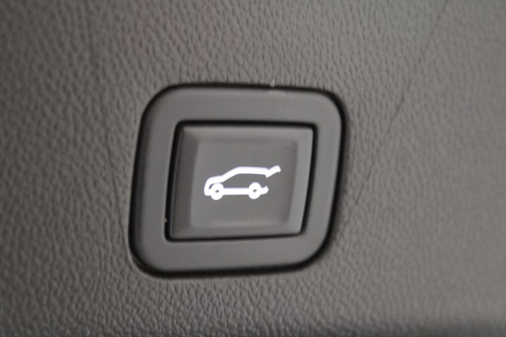 Used 2025 Chevrolet Tahoe RST AWD/4WD image 16