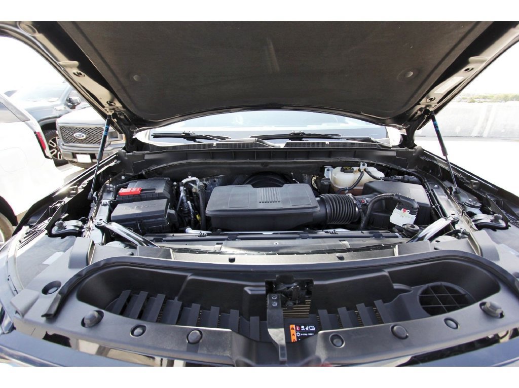 Used 2025 Chevrolet Tahoe LT RWD image 32