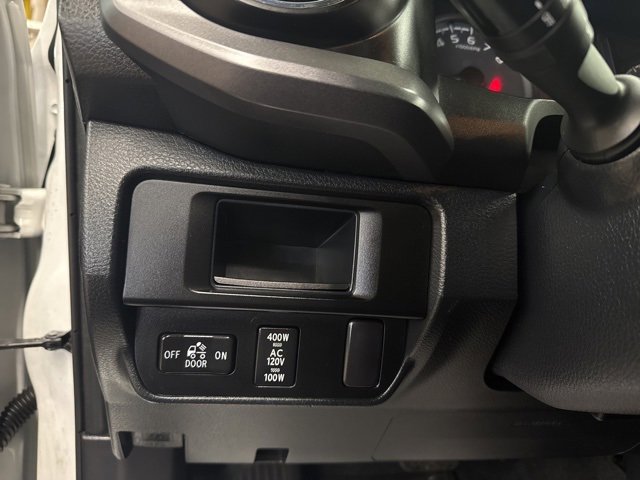 Used 2016 Toyota Tacoma TRD Sport image 19