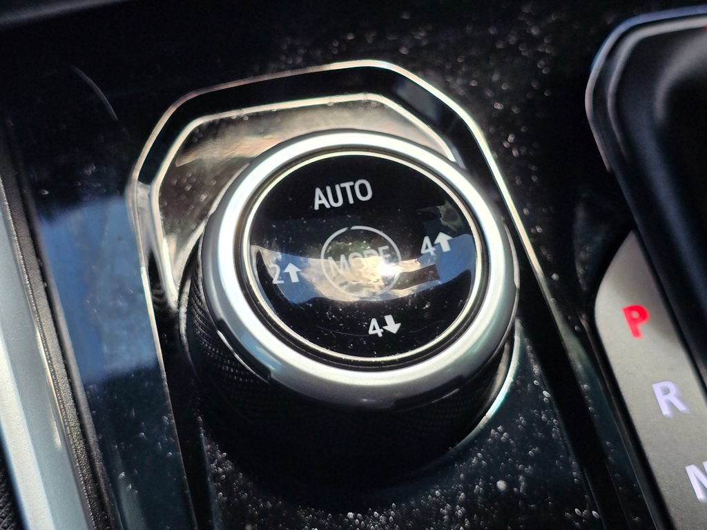 Used 2024 Chevrolet Colorado Z71 w/ Z71 Convenience Package 2 AWD/4WD image 28