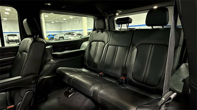 Used 2024 Jeep Wagoneer Series III image 13