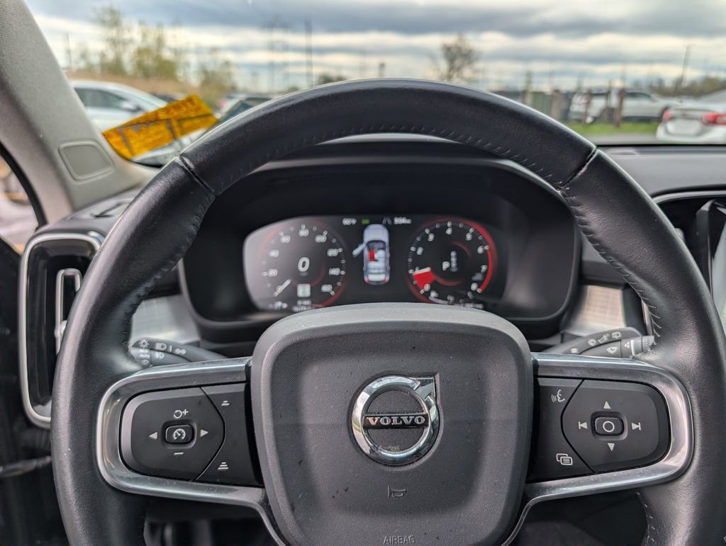 Used 2019 Volvo XC40 T5 Momentum AWD/4WD image 15