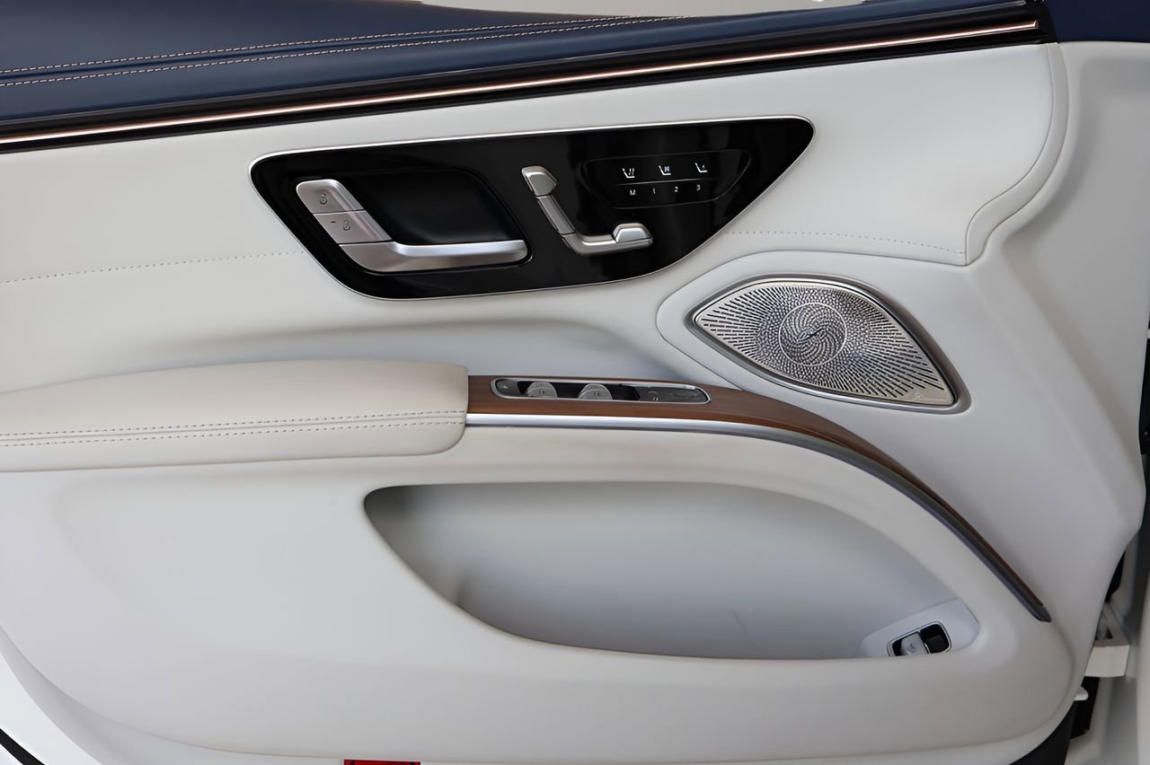 Used 2022 Mercedes-Benz EQS 580 4MATIC Sedan image 10