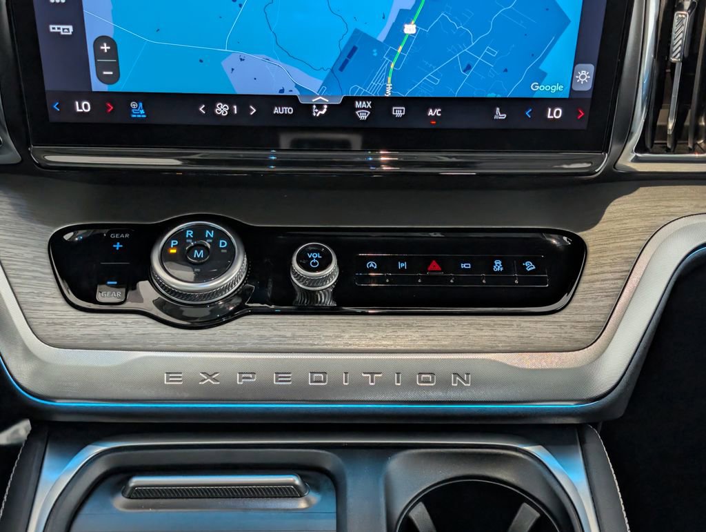 Certified 2025 Ford Expedition Platinum AWD/4WD image 18
