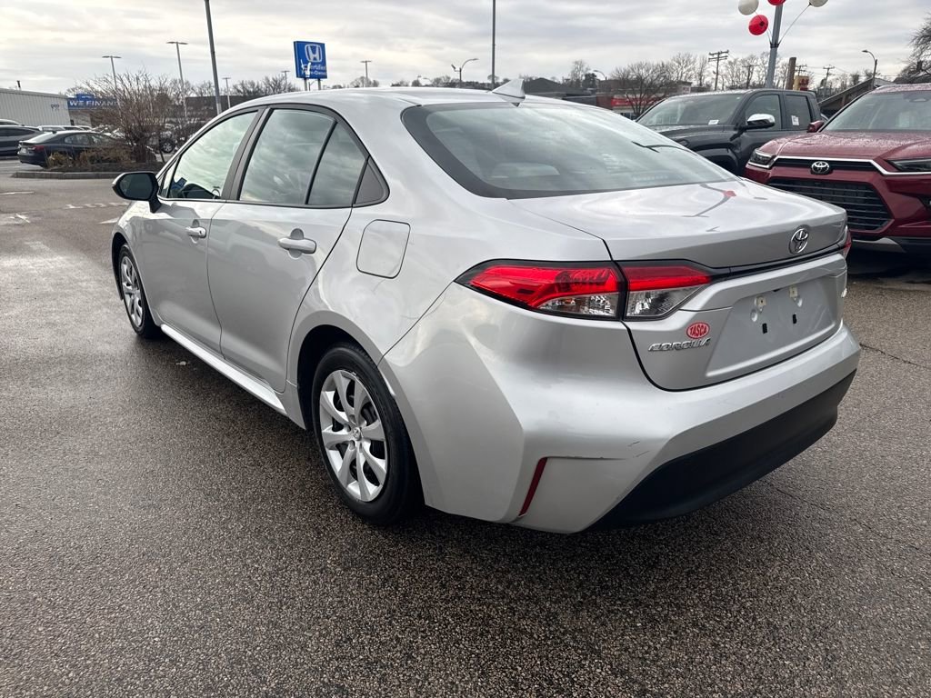 Used 2025 Toyota Corolla LE w/ Convenience Package image 5