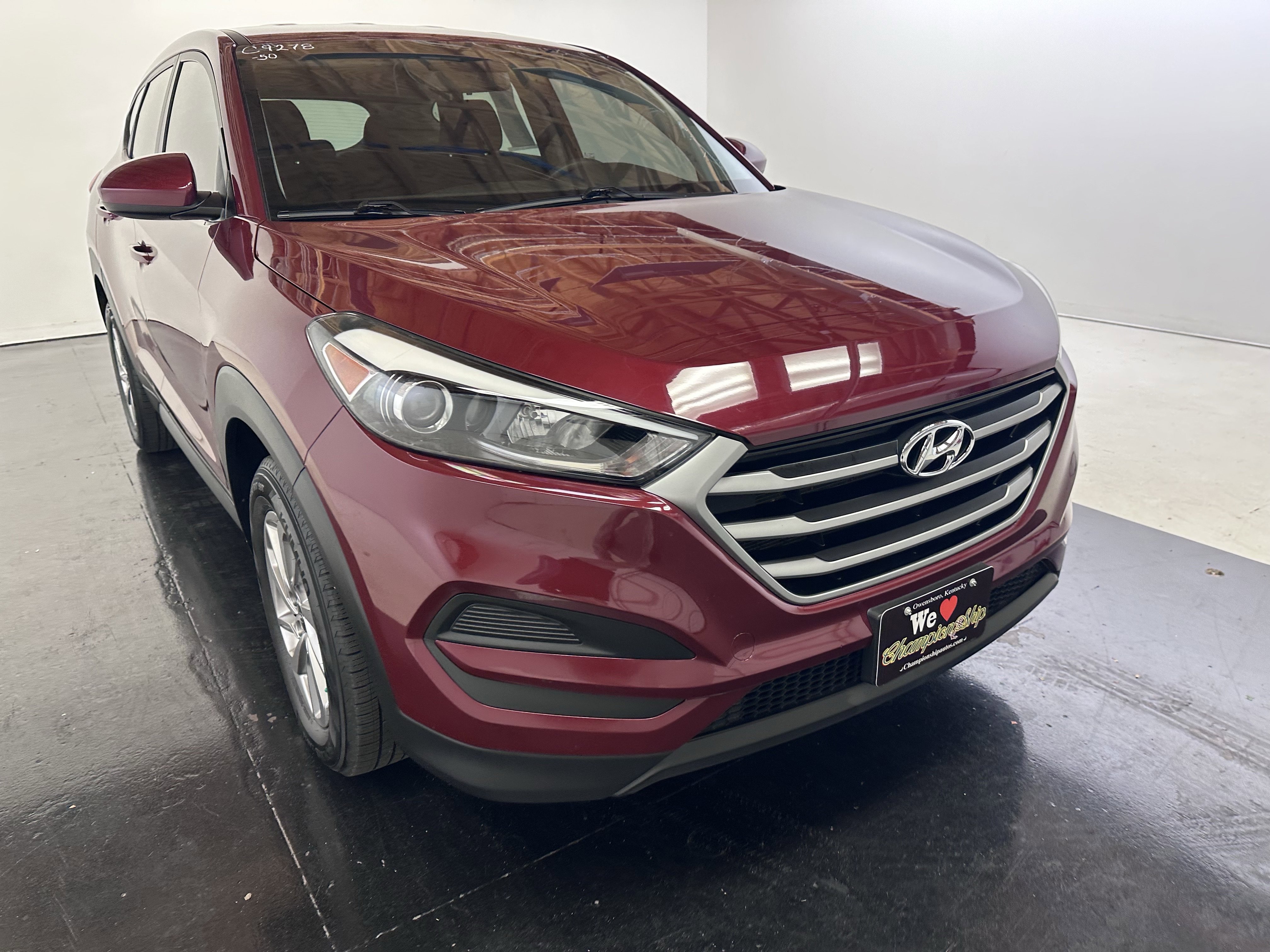 Used 2018 Hyundai Tucson SE image 2