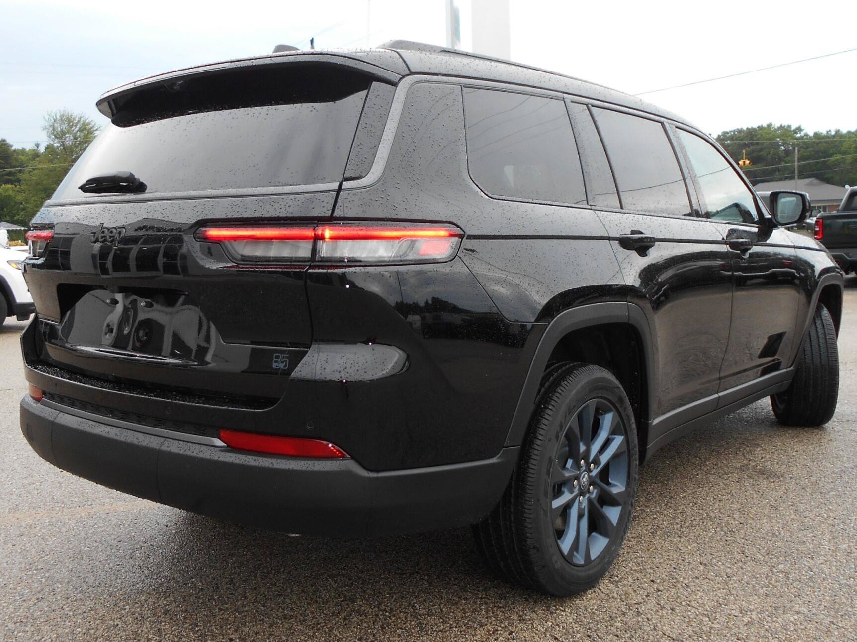 New 2026 Jeep Grand Cherokee L Limited AWD/4WD image 3