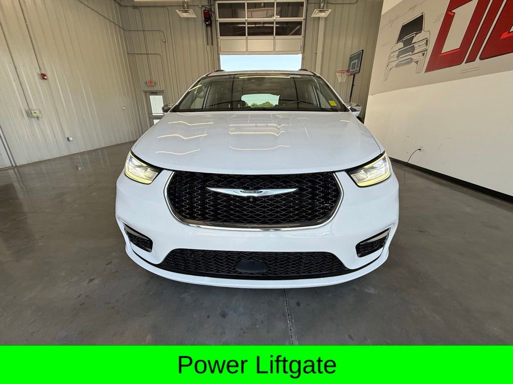 Used 2022 Chrysler Pacifica Limited FWD image 9