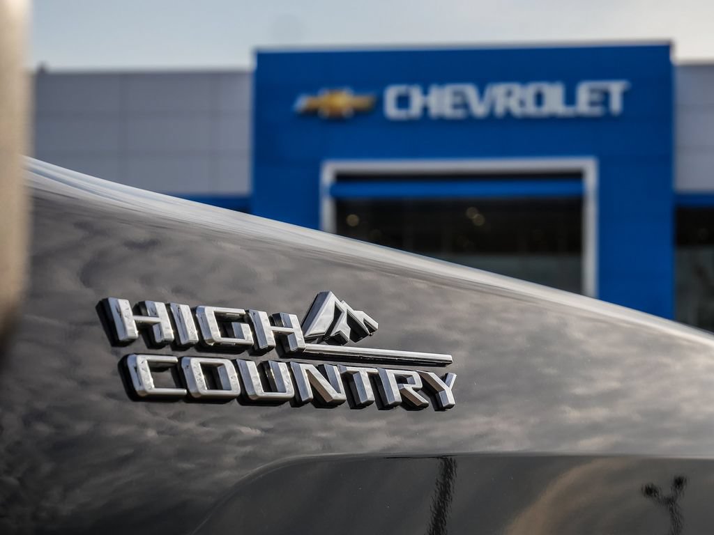 Used 2024 Chevrolet Silverado 2500 High Country w/ High Country Premium Package AWD/4WD image 11