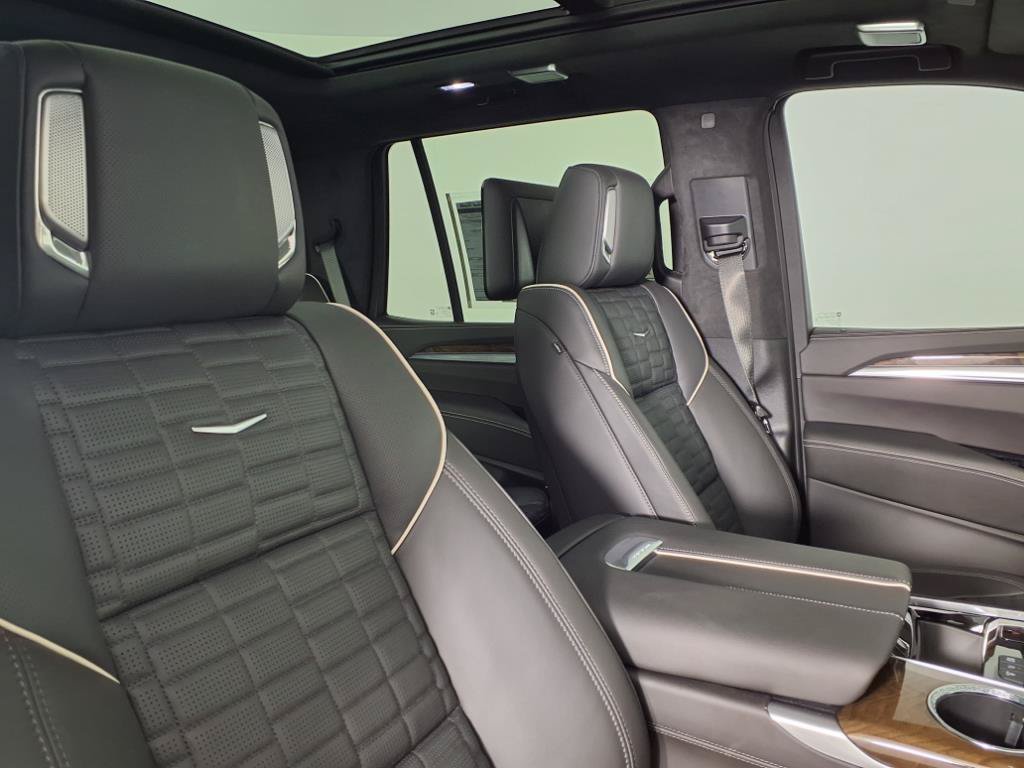 New 2025 Cadillac Escalade Sport Platinum AWD/4WD image 7