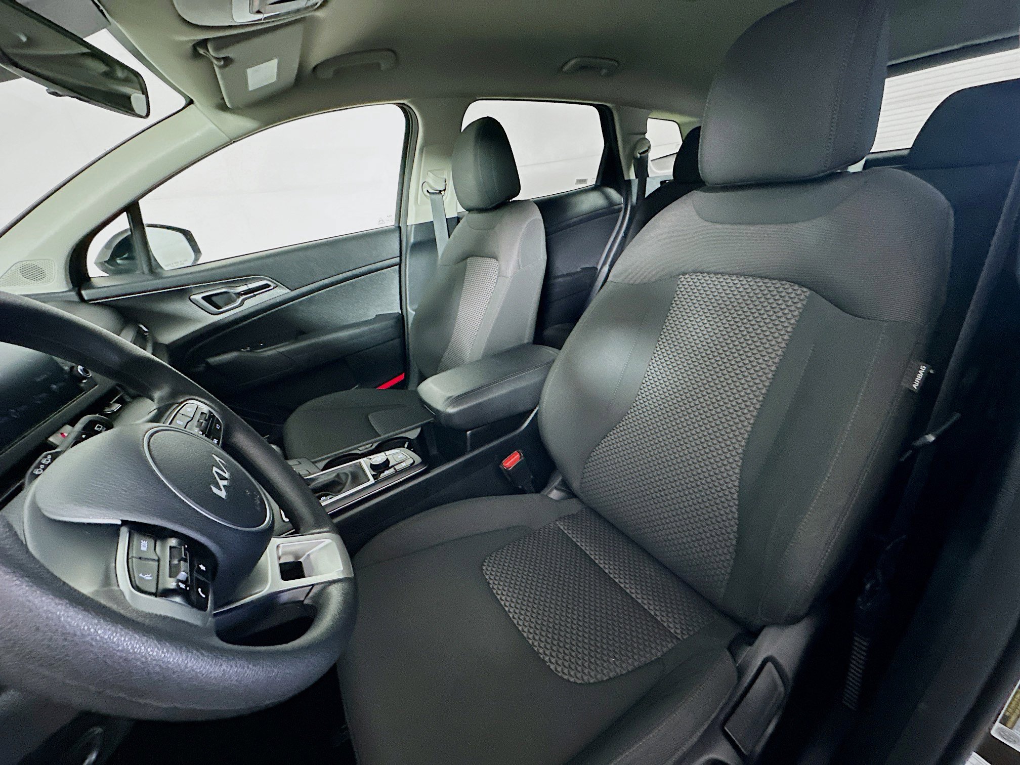 Used 2024 Kia Sportage LX image 13