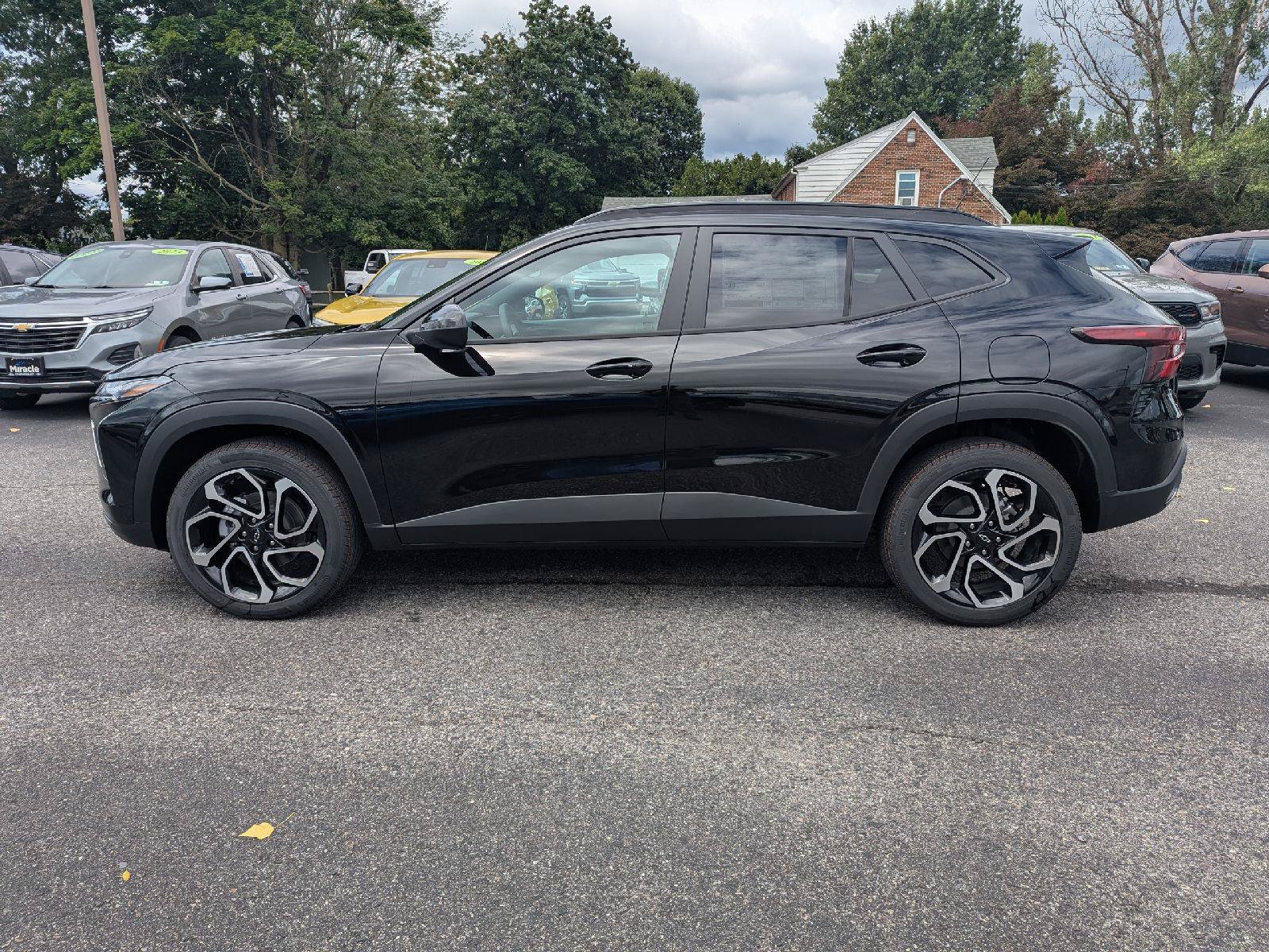 New 2026 Chevrolet Trax RS w/ Driver Confidence Package FWD image 5