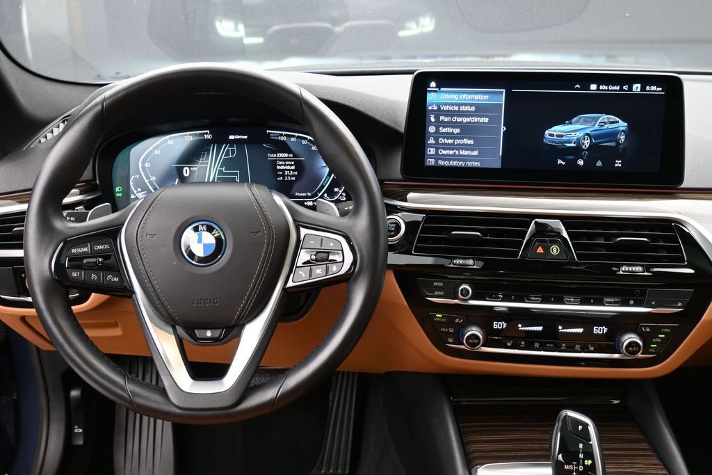Used 2023 BMW 530e xDrive w/ Premium Package AWD/4WD image 11