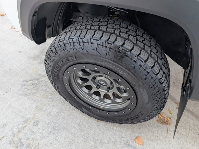 Used 2023 Toyota Tacoma TRD Off-Road image 10