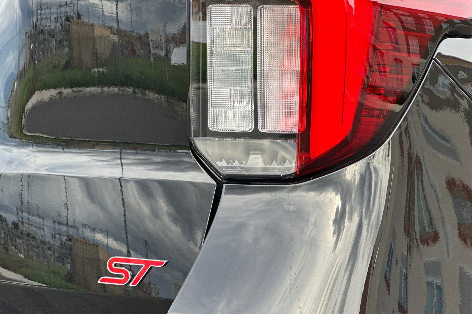New 2026 Ford Explorer ST w/ Sun And Sound Package image 32