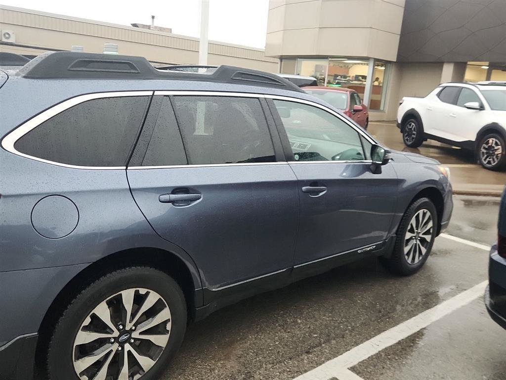 Used 2016 Subaru Outback 2.5i Limited AWD/4WD image 4
