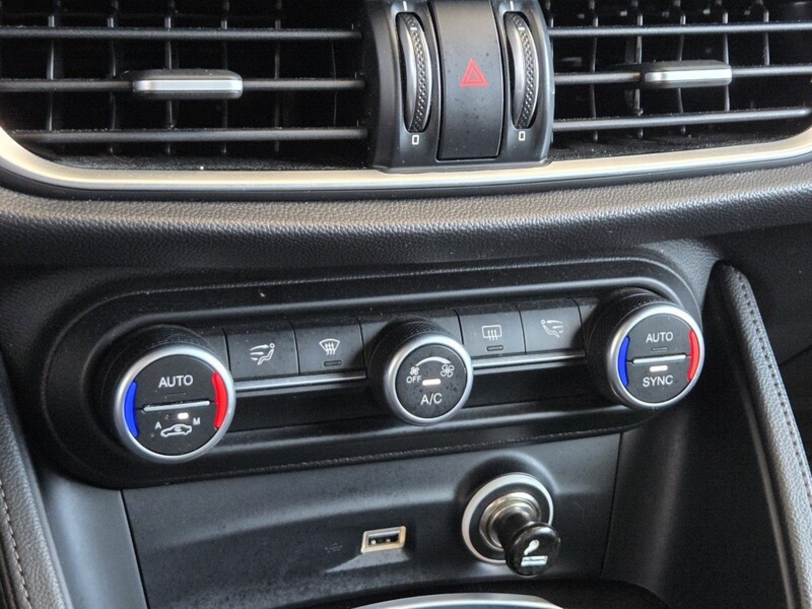 Used 2019 Alfa Romeo Stelvio AWD w/ Nero Edizione image 32