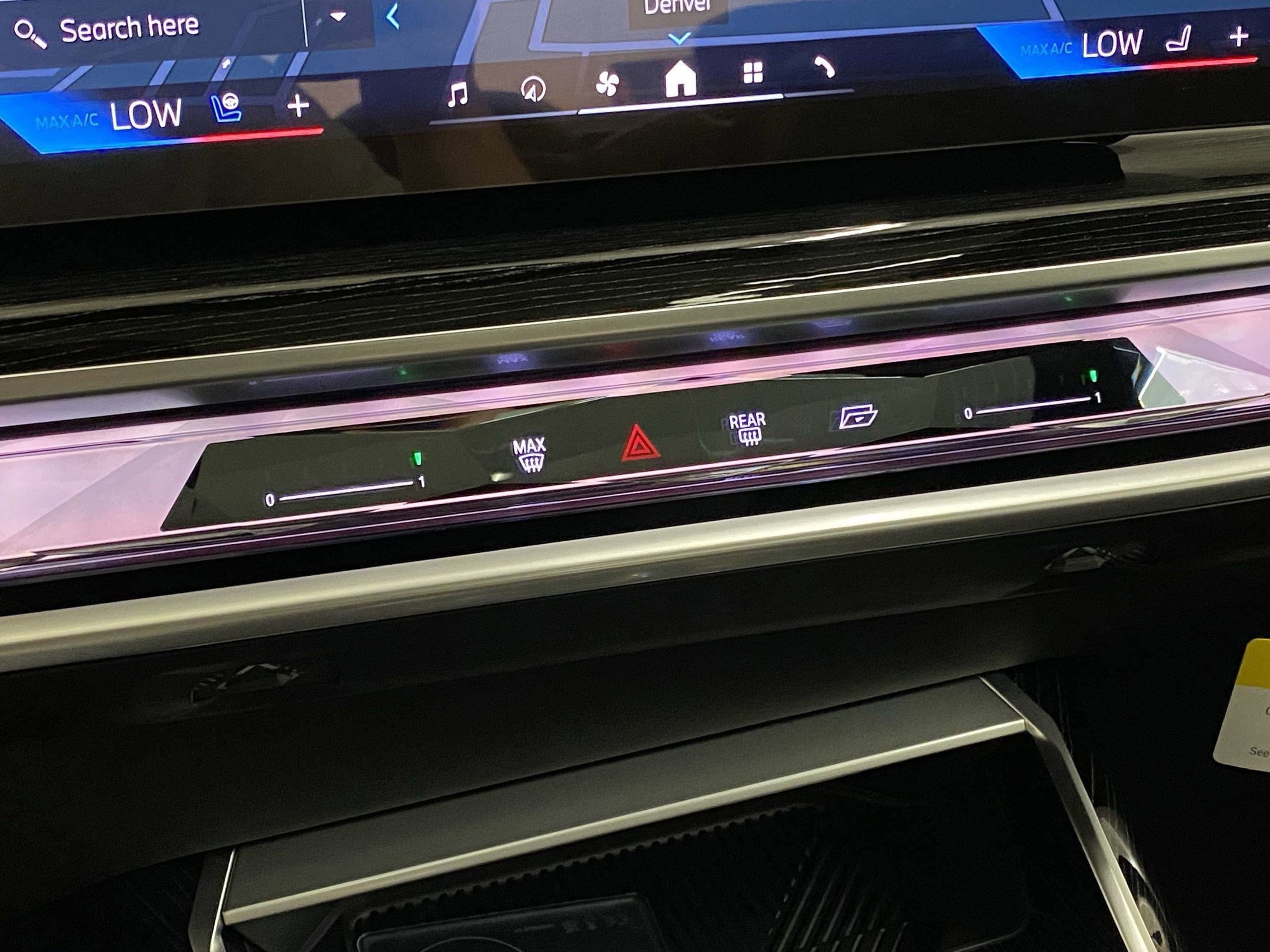 Used 2025 BMW i7 xDrive60 AWD/4WD image 31