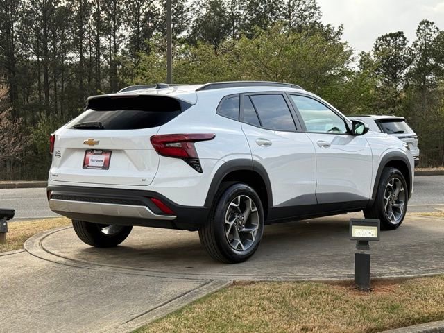 Used 2025 Chevrolet Trax LT FWD image 7