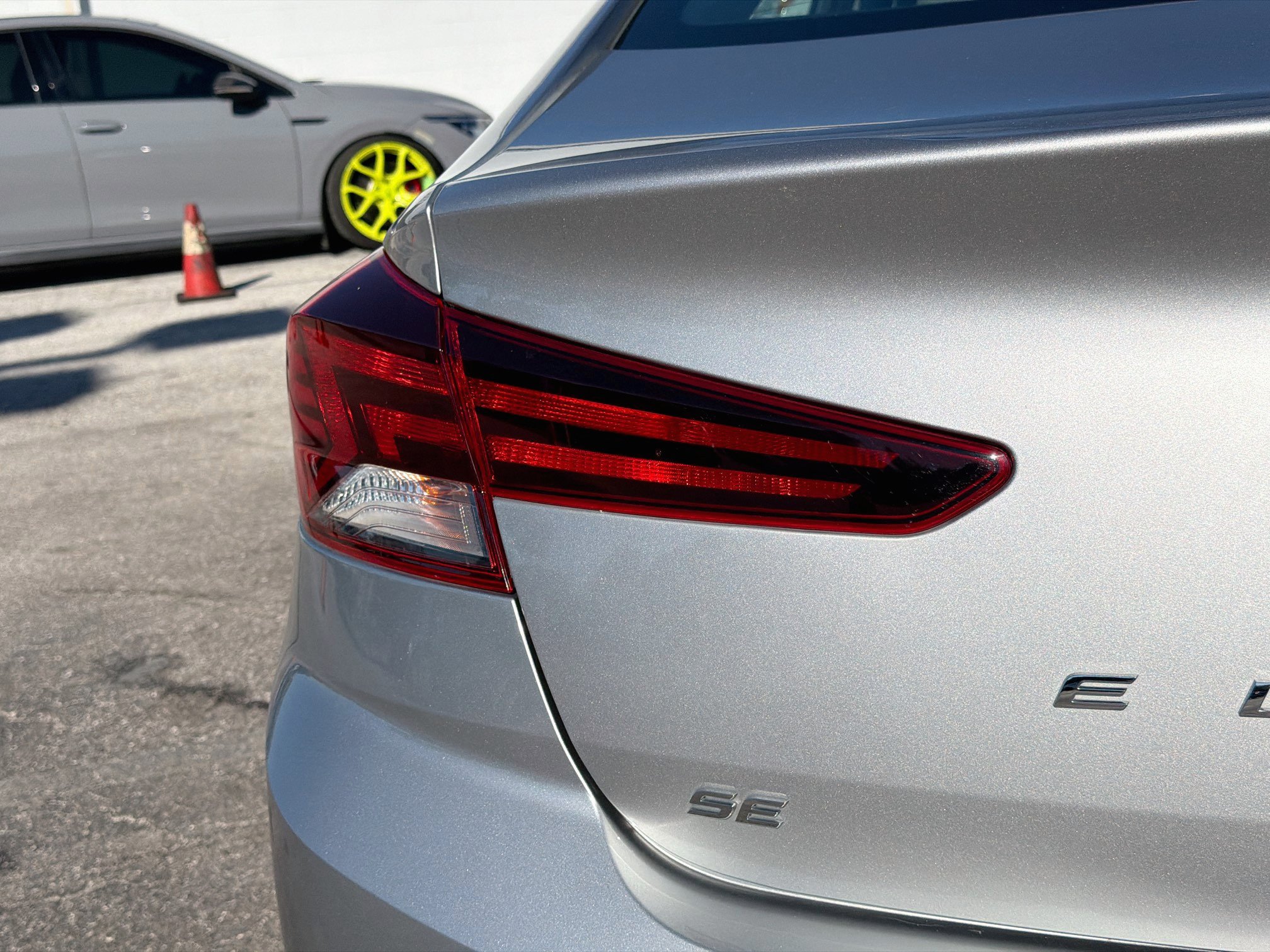 Used 2020 Hyundai Elantra SE FWD image 9
