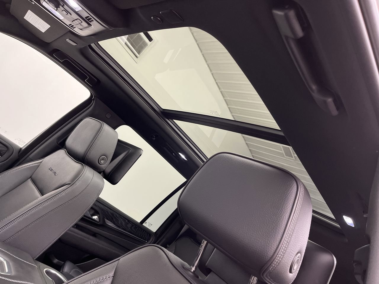 Certified 2023 GMC Yukon XL Denali AWD/4WD image 14