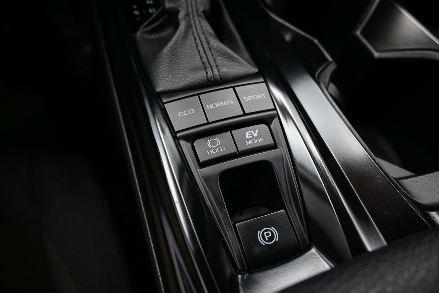Used 2025 Toyota Camry LE FWD image 21