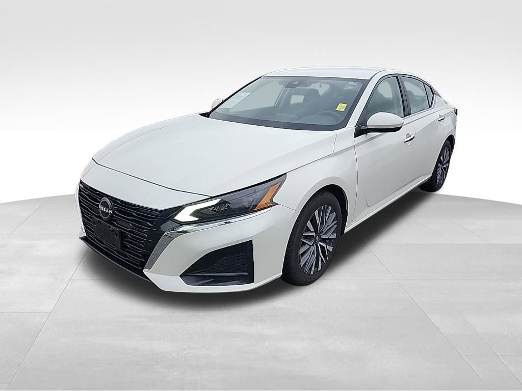 Used 2023 Nissan Altima 2.5 SV FWD image 8