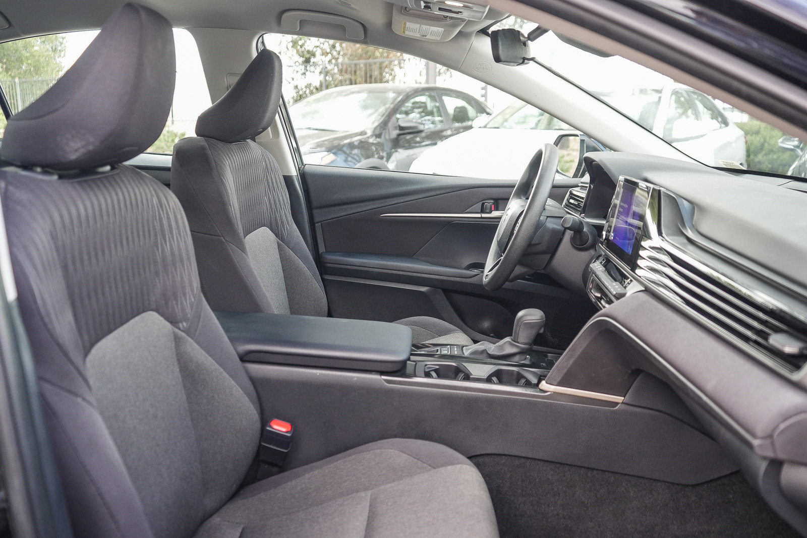Used 2025 Toyota Camry LE FWD image 16