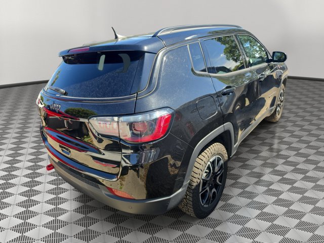 Used 2025 Jeep Compass Trailhawk AWD/4WD image 5