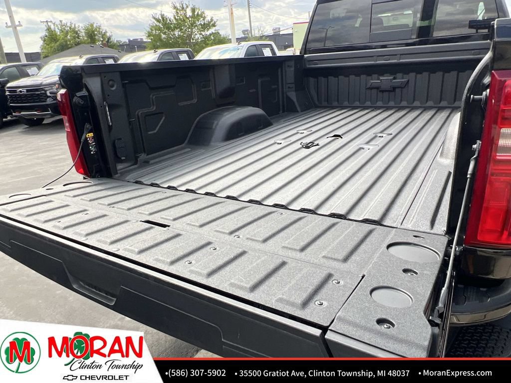 Certified 2026 Chevrolet Silverado 3500 High Country w/ Technology Package AWD/4WD image 13