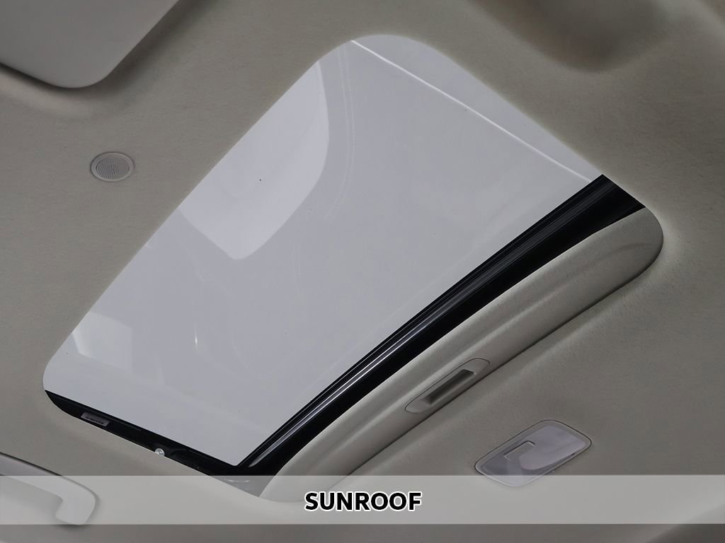 Certified 2024 Hyundai Venue SEL FWD image 3