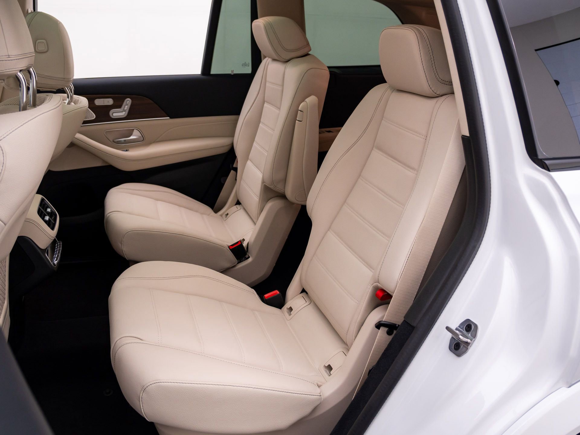 Used 2026 Mercedes-Benz GLS 450 4MATIC image 16