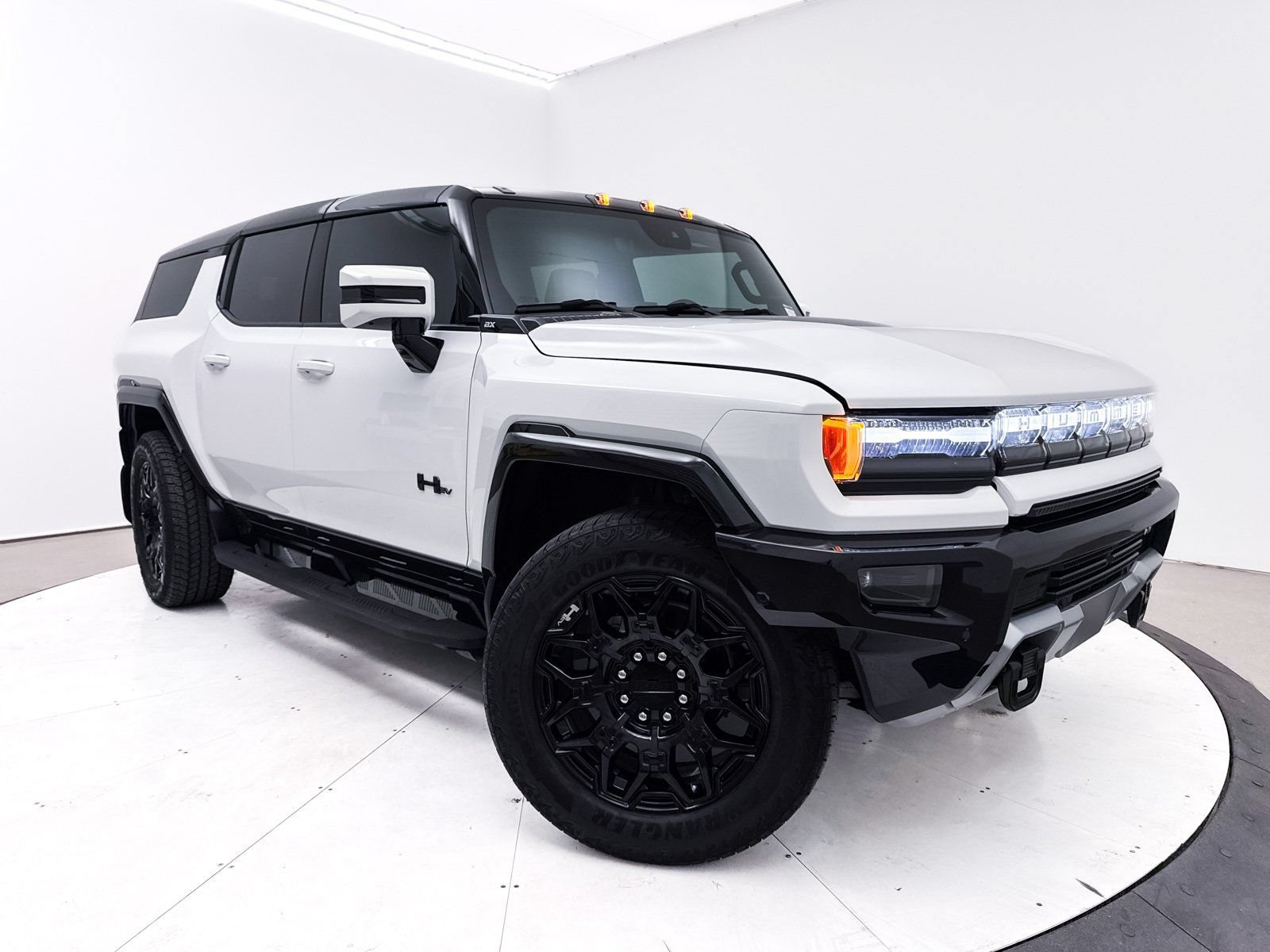 Used 2025 GMC Hummer EV 2X AWD/4WD image 17