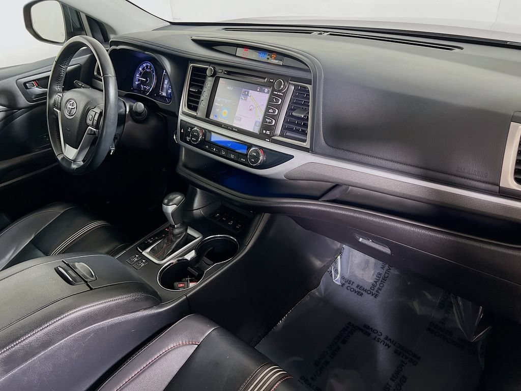 Certified 2019 Toyota Highlander SE AWD/4WD image 27
