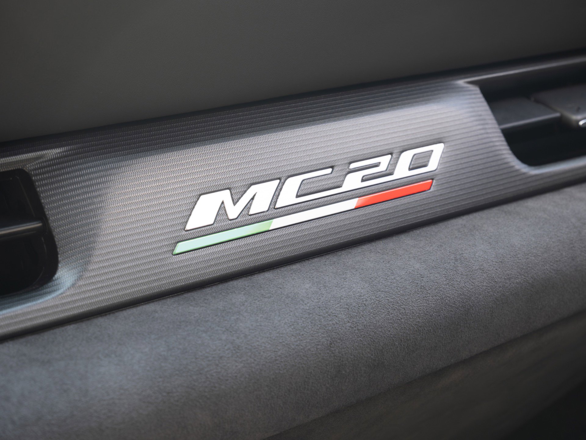 Used 2023 Maserati MC20 Coupe image 34