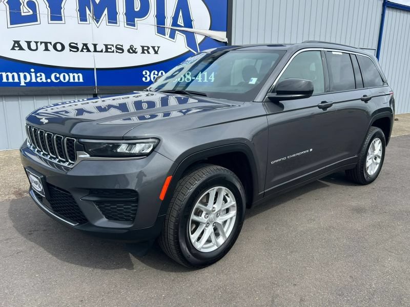Used 2025 Jeep Grand Cherokee Laredo X w/ Luxury Tech Group I AWD/4WD image 2