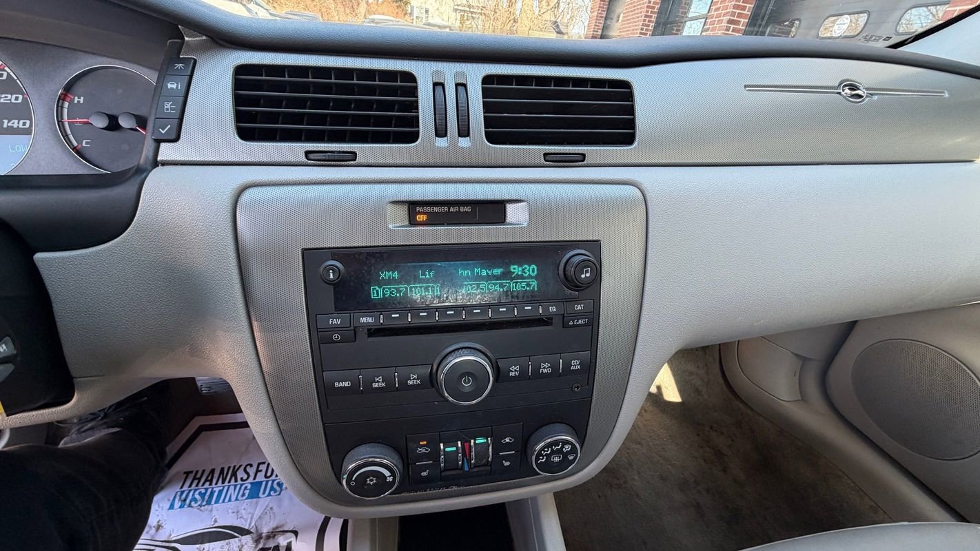 Used 2008 Chevrolet Impala SS w/ Convenience Package image 12