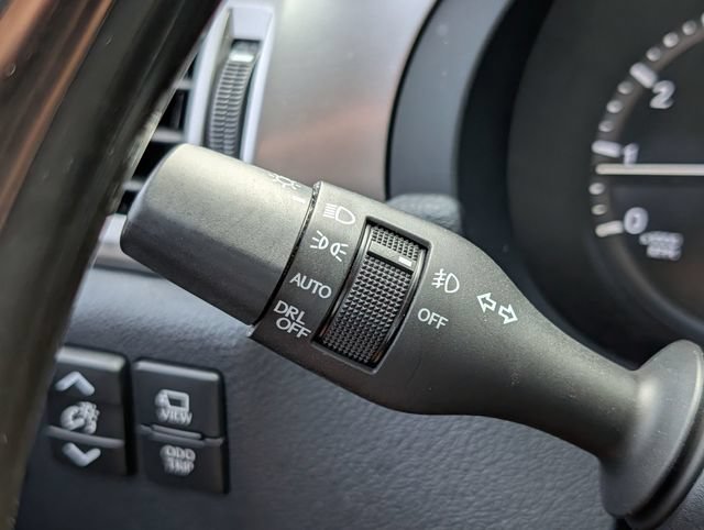 Used 2023 Lexus GX 460 Luxury w/ Sport Design Package AWD/4WD image 24