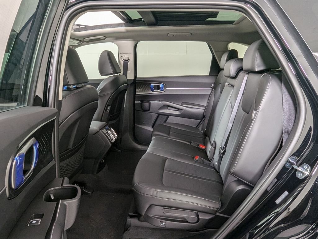 New 2025 Kia Sorento S w/ Panoramic Sunroof Package image 24