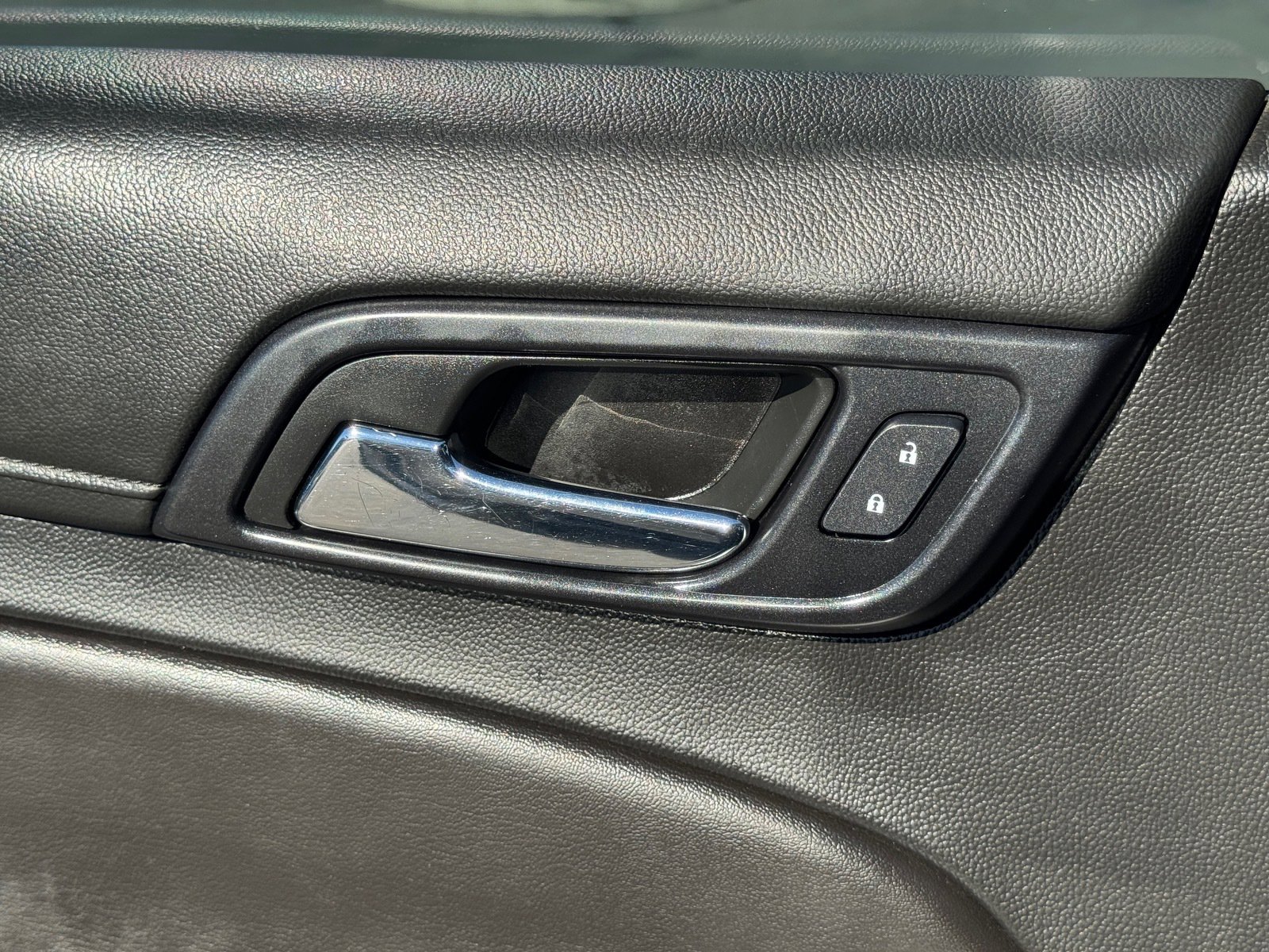 Used 2019 Chevrolet Suburban LT image 20