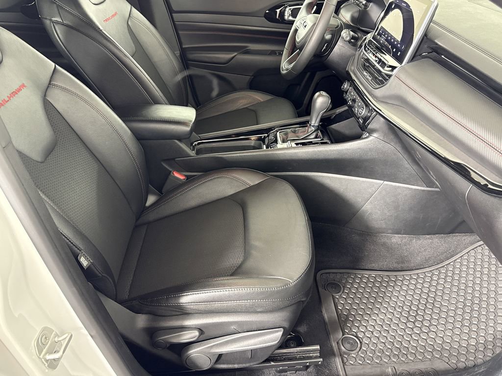 Used 2024 Jeep Compass Trailhawk image 11